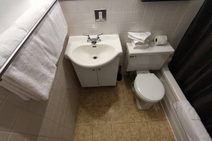 Room 21 of 35